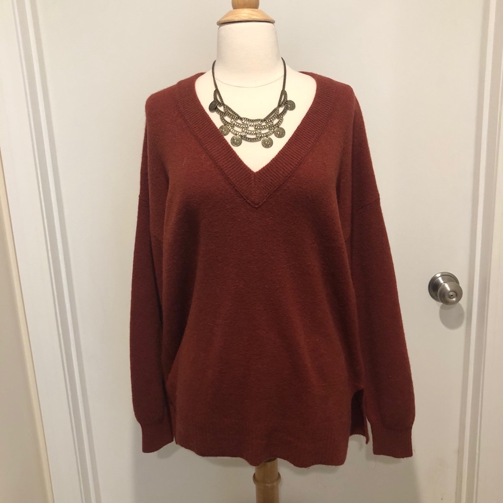Madewell v-neck sweater- size M